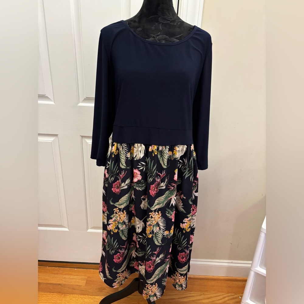 Gilli plus size 3X dress navy top with floral skirt